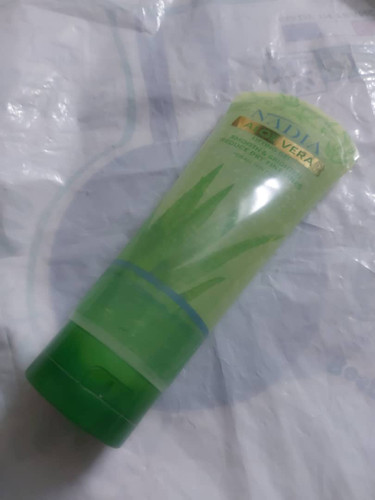 ژل آلوورا برای نرمی و لطافت و تغذیه پوست صورت و بدن